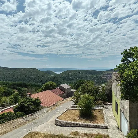 Apartment Biserka Grizane-Belgrad