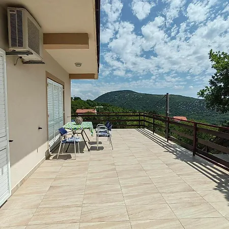 Apartment Biserka Grizane-Belgrad