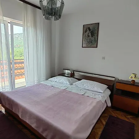 Biserka Apartment *
